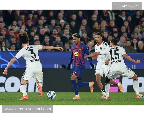 巴萨孔德双响,法兰克福无力抵抗 巴萨孔德双响,法兰克福无力抵抗